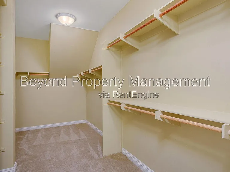 2947 Farragut Rd — Photo 22