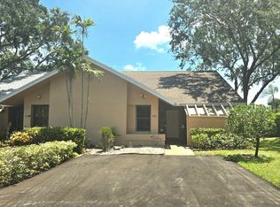 10862 Hidden Lake Pl, Boca Raton, FL 33498