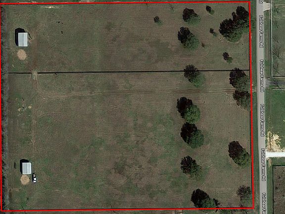 2 barns on the property