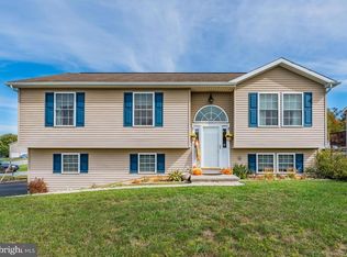 390 Cortland Cir, Shippensburg, PA 17257