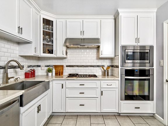 5th image of 1555 E San Fernando St