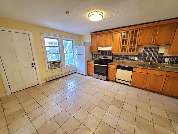 4th image of 9 High Street Pl APT 2