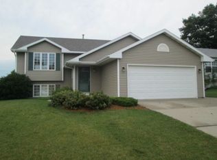 4950 4th St NW, Rochester, MN 55901