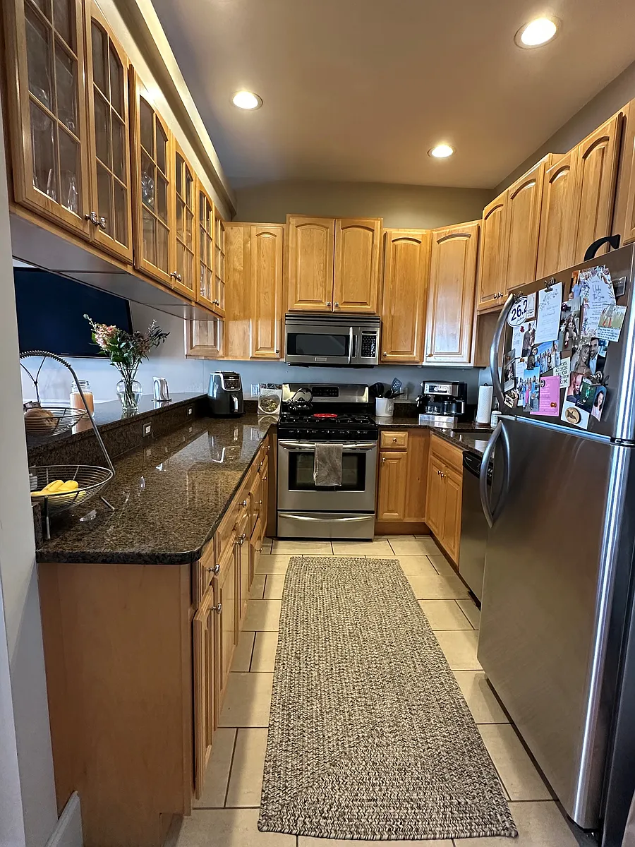 Kitchen - 876 E Broadway #1