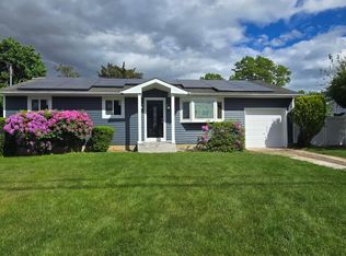 73 Lincoln Ave, Deer Park, NY 11729