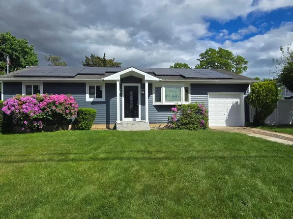 73 Lincoln Avenue, Deer Park, NY 11729