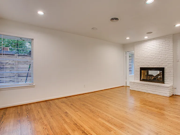 5815 Walnut Hill Ln — Photo 44