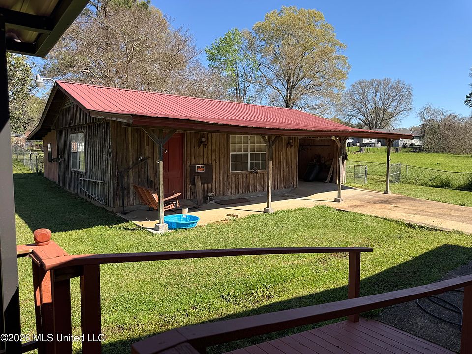 2nd image of 108 Dixie Dr