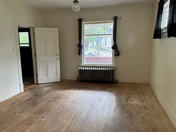 5th image of 608 N Davis St
