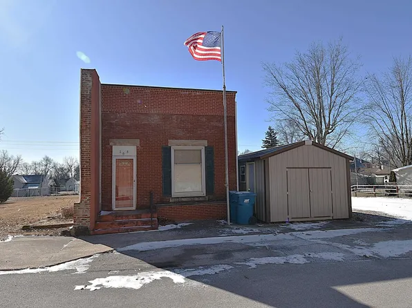 106 W McConnell St, Oxford, IN 47971