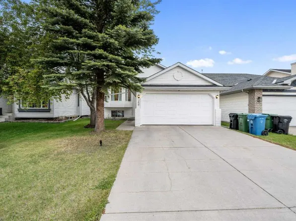 358 E Hawkstone Dr NW, Calgary, AB T3G 3T7
