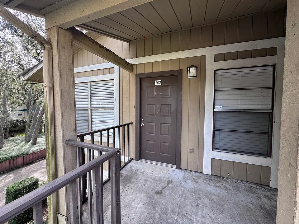 14415 Hanging Moss Cir #202