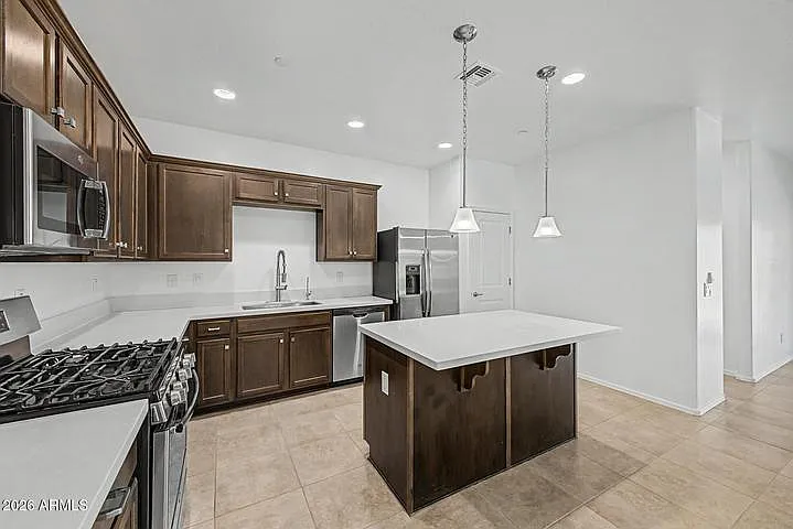 21254 W Hubbell St — Photo 23