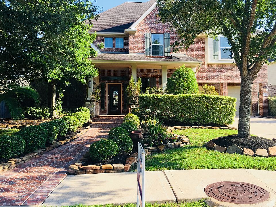 Beautifully front yard