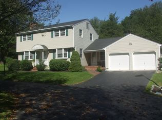 449 Long Hill Rd, Guilford, CT 06437