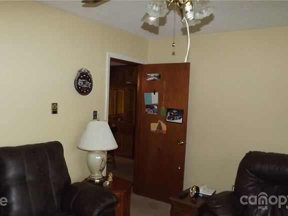 3rd image of 411 W Miller St