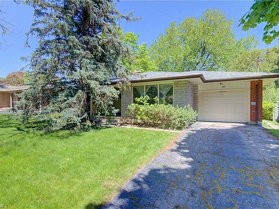 2nd image of 162 Warren Rd