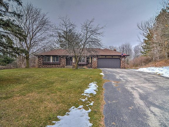 3rd image of 2730 Oldepointe Dr NE