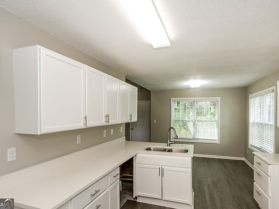4th image of 4249 Gracewood Park Dr