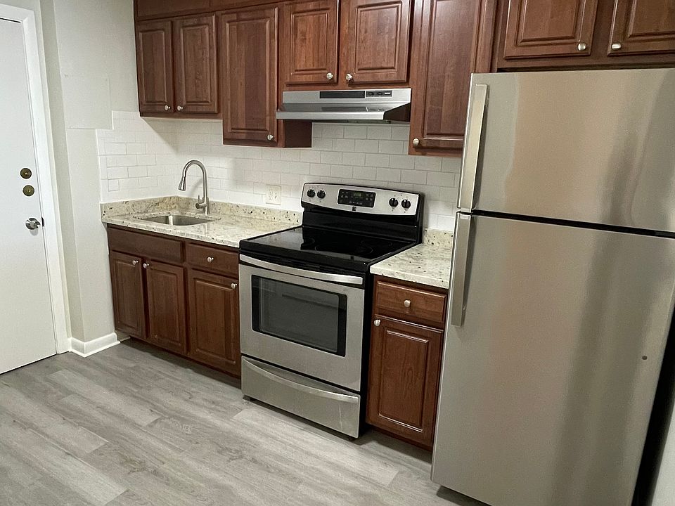 1st image of 252 Spring St #32