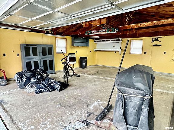 5th image of 1110 Norlawn Dr