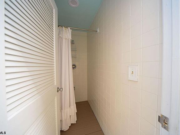 2nd image of 5207 Asbury Ave Floor 2