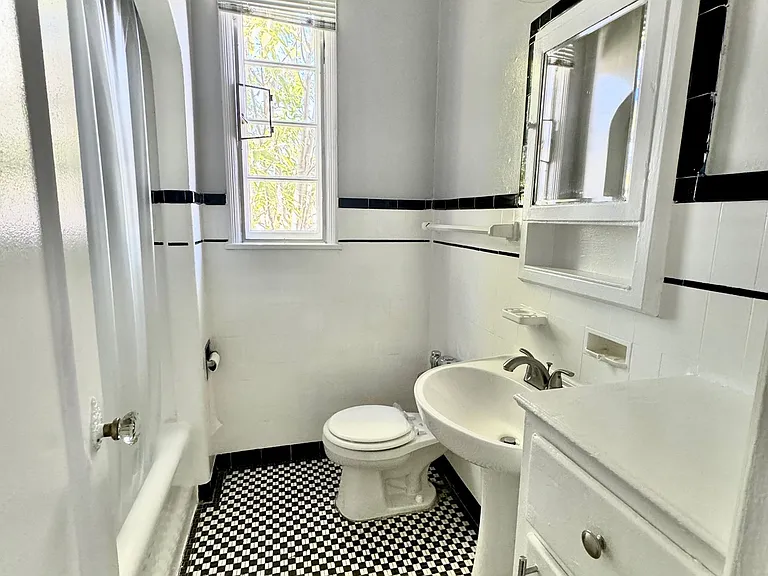 La Leyenda Apartments — Photo 43