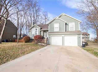 20002 W 219th Ter, Spring Hill, KS 66083
