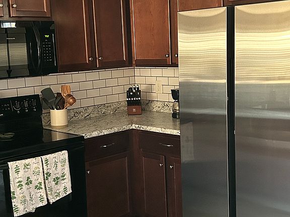 3rd image of 5816 Heritage Oaks Ln