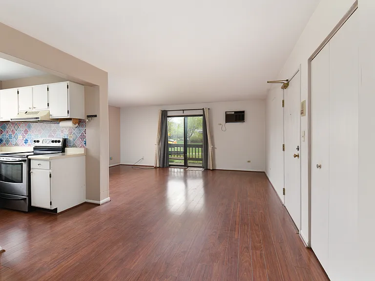 425 Berkshire Dr #16 — Photo 7