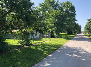 813 N Walker St, Webb City, MO 64870