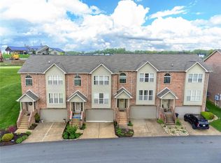 1004 Augusta Ln, Jeannette, PA 15644