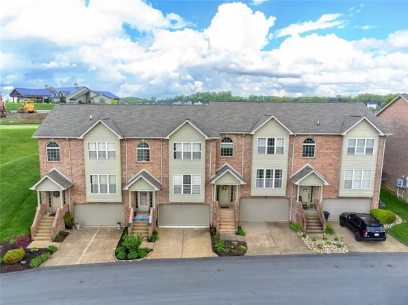1004 Augusta Ln, Jeannette, PA 15644