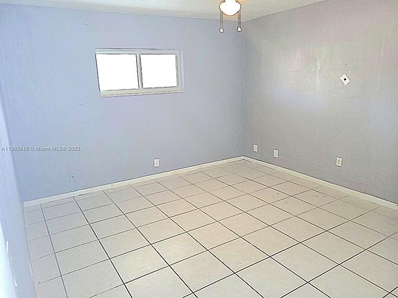 5th image of 5325 SW 21st Ct #5325