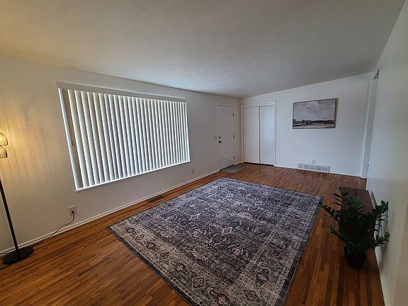 2nd image of 559 W Spacerama Dr