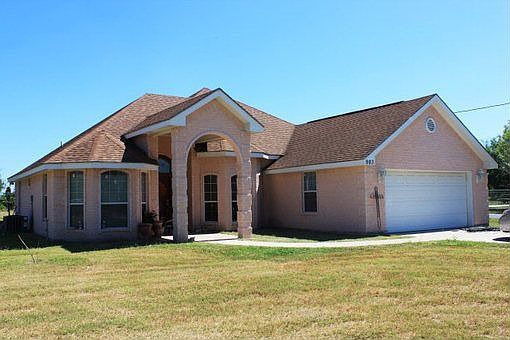 1st image of 903 Cactus Ln