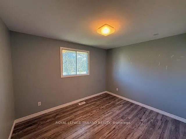 165 Railway Ave — Photo 12