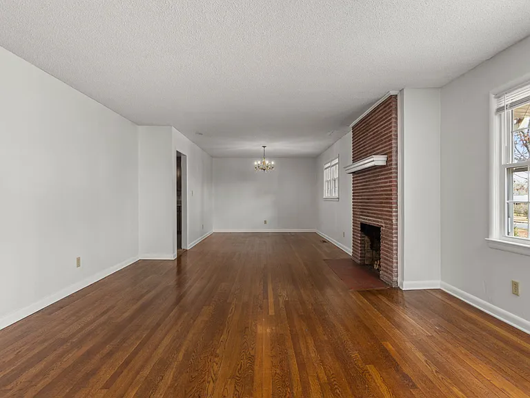 1621 Lamar St — Photo 6
