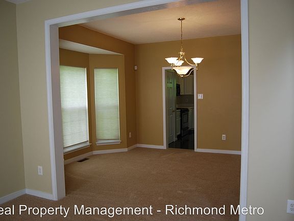 4th image of 3901 Meadowview Ln