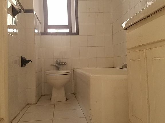 5th image of 4915 Broadway APT 6I