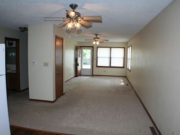 3rd image of 1423 Spencer Dr