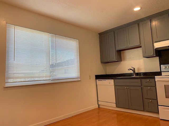 1st image of 687 Ontario Ct APT 6