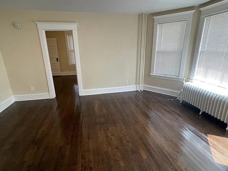 970 Reaney Ave E #3 — Photo 6