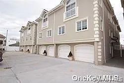 3 bed, 2.5 bath, $6,500 — Photo 1