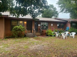 27 6th St #A, Shalimar, FL 32579