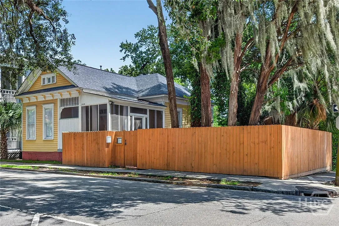 2 bed, 1.0 bath, 1095 sqft, $3,000 — Photo 1
