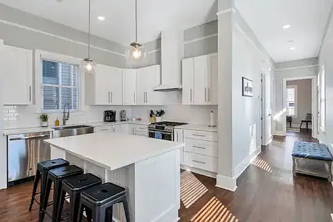 1918 Conti St — Photo 13