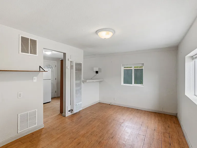 303 N Santa Fe Ave #6 — Photo 7