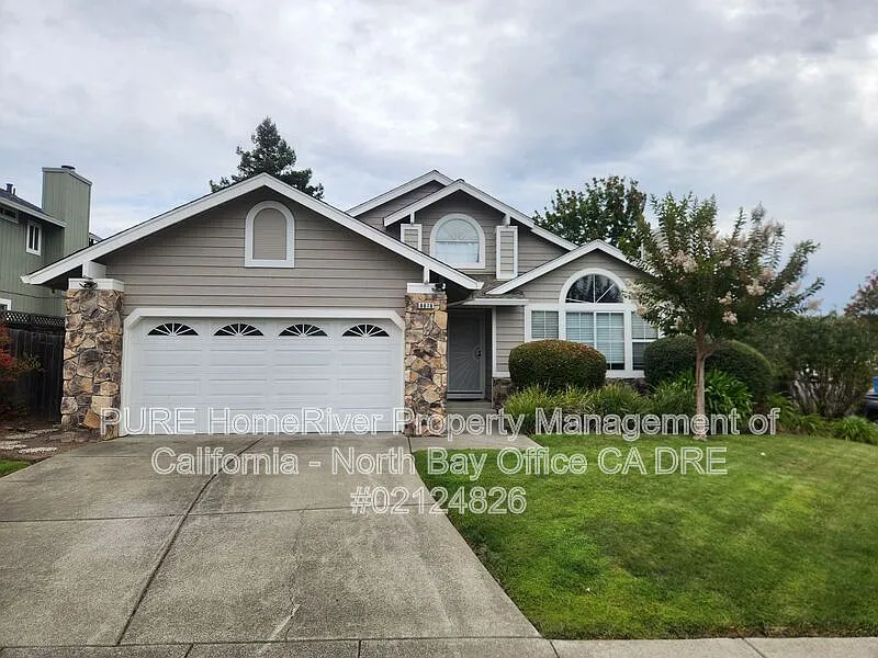 3 bed, 2.0 bath, 1430 sqft, $3,400 — Photo 1