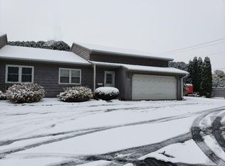 3528 Highcliff Cir, Sheboygan, WI 53083